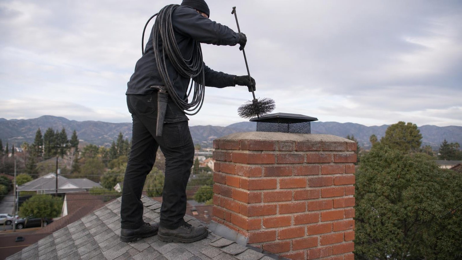 Local chimney sweep & inspection for North Hollywood homes